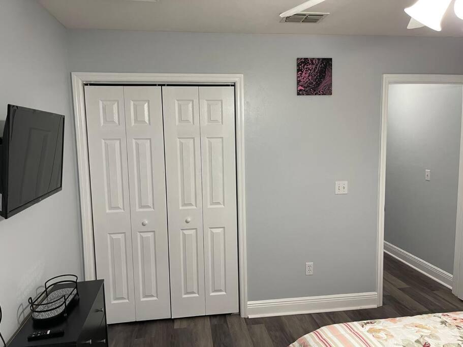Cheerful 3-Bedrooms With Free Parking On Premises Tallahassee Kültér fotó